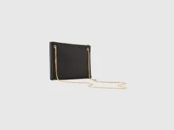 Bag with shoulder strap