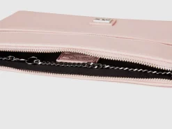 Bag with shoulder strap