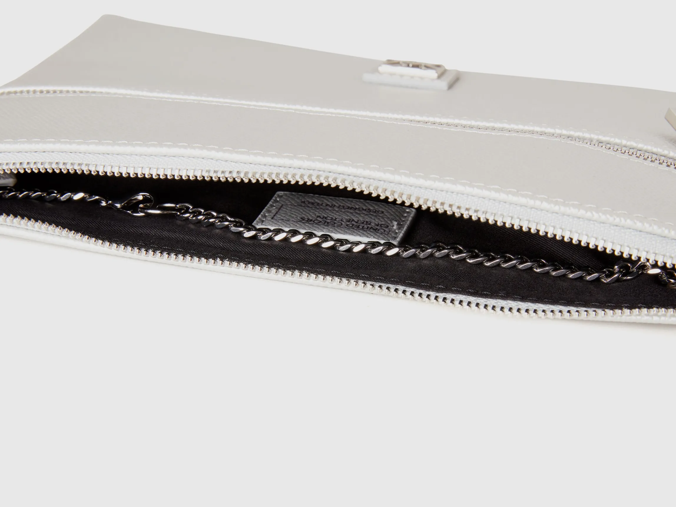 Bag with shoulder strap