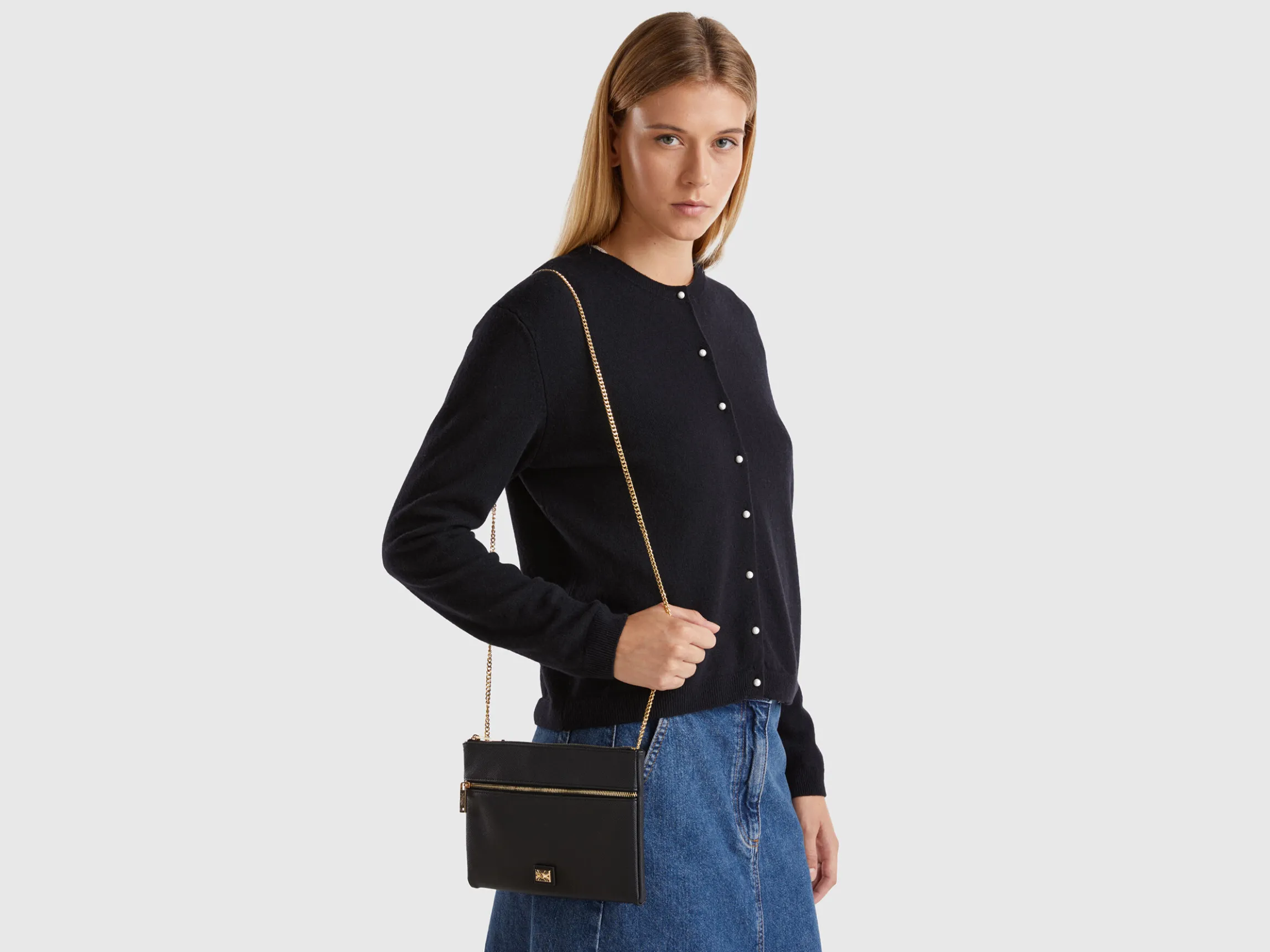 Bag with shoulder strap
