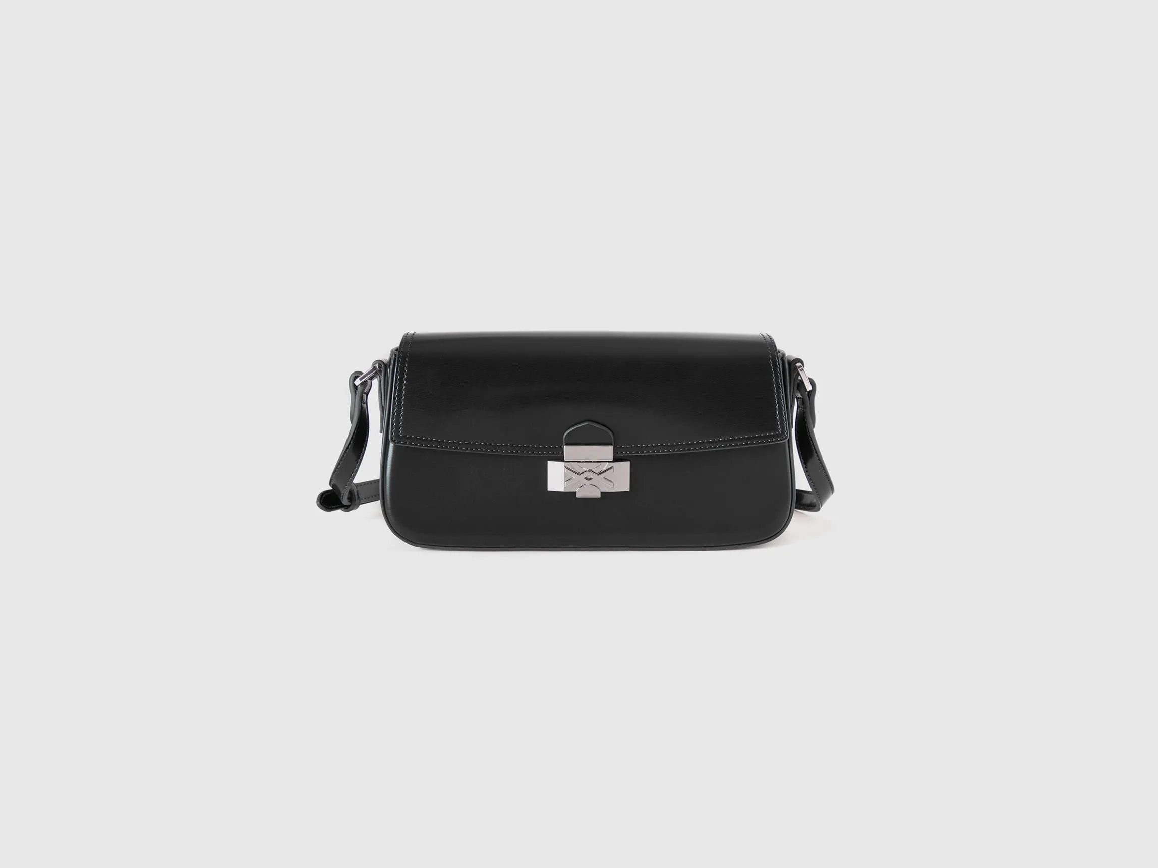 Baguette bag in synthetic leather