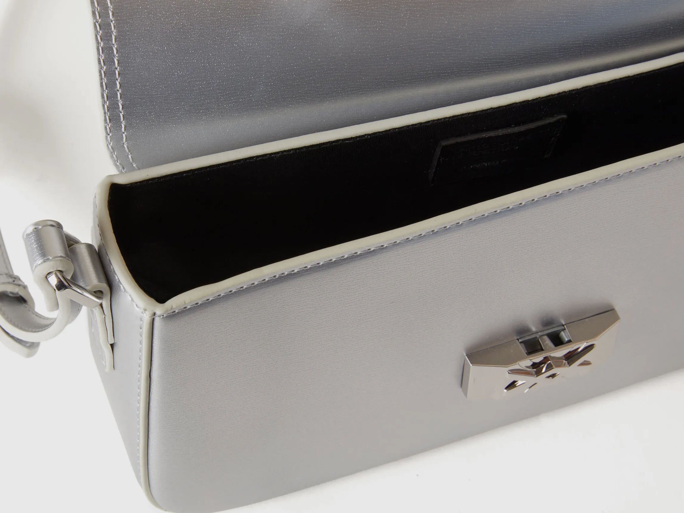 Baguette bag in synthetic leather
