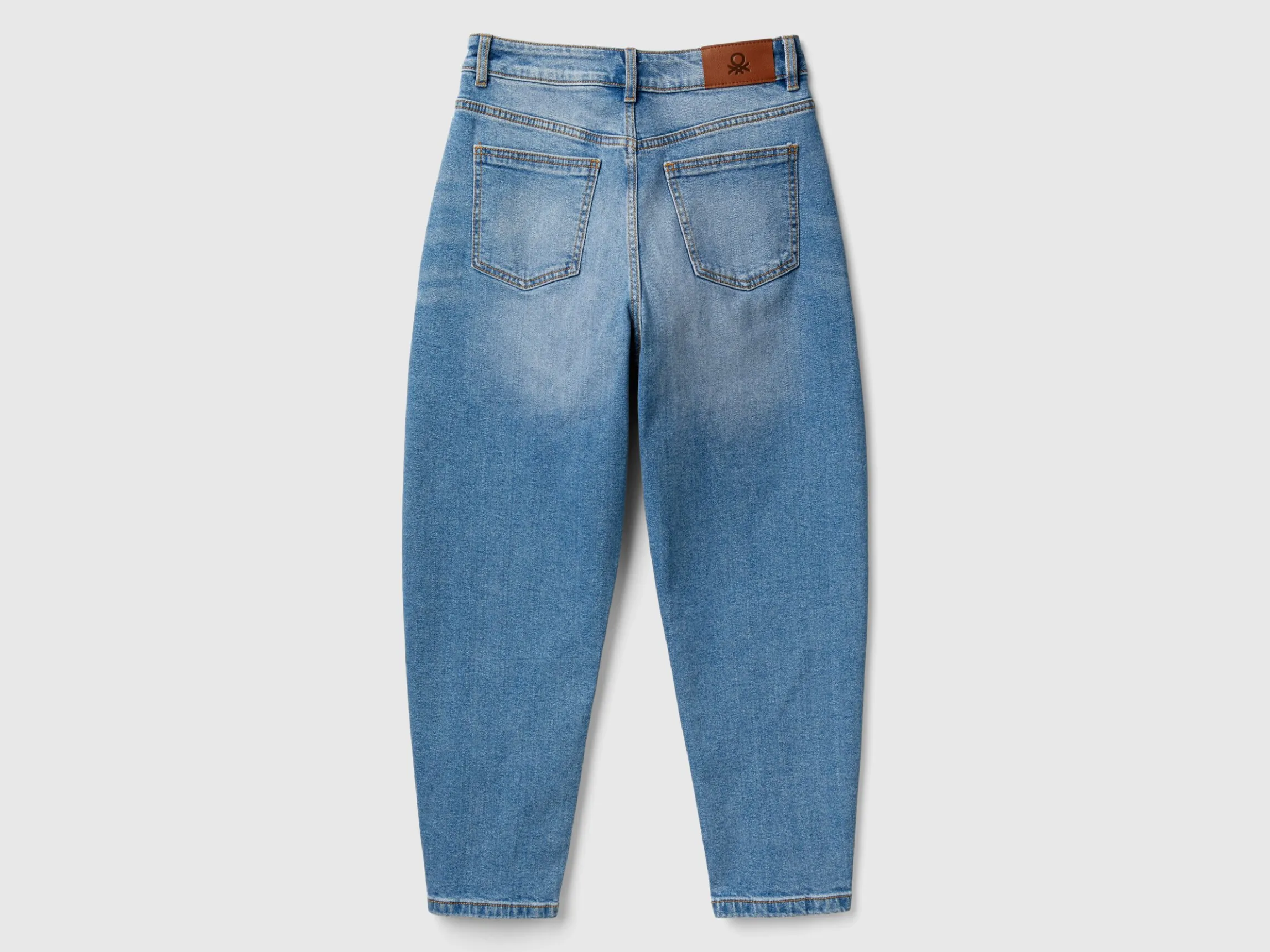 Balloon fit jeans