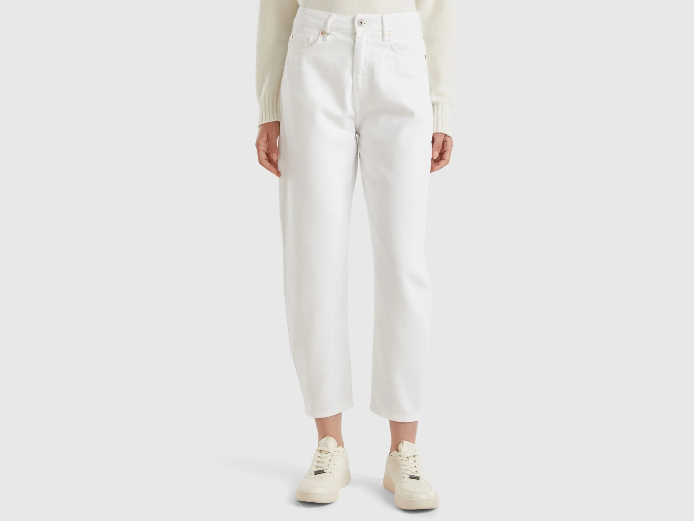 Balloon fit trousers