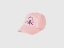 Baseball cap with logo