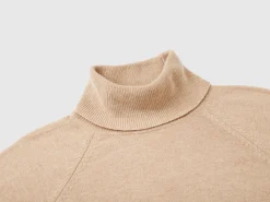 Beige turtleneck in cashmere and wool blend