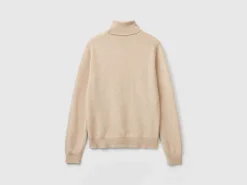 Beige turtleneck in pure cashmere