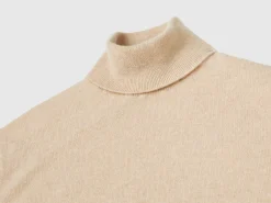Beige turtleneck in pure cashmere