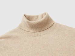 Beige turtleneck sweater in pure Merino wool