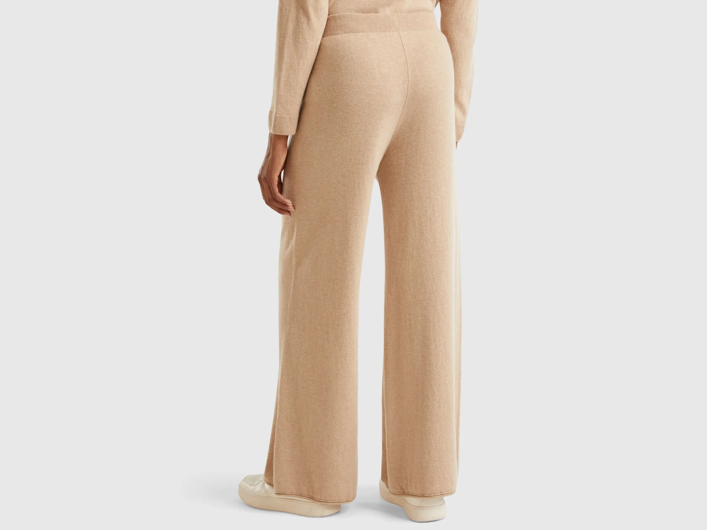 Beige wide leg trousers in cashmere and wool blend