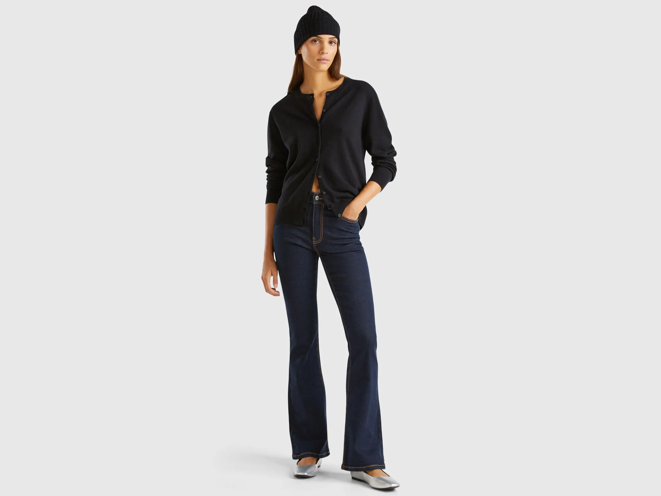 Black crew neck cardigan in pure Merino wool