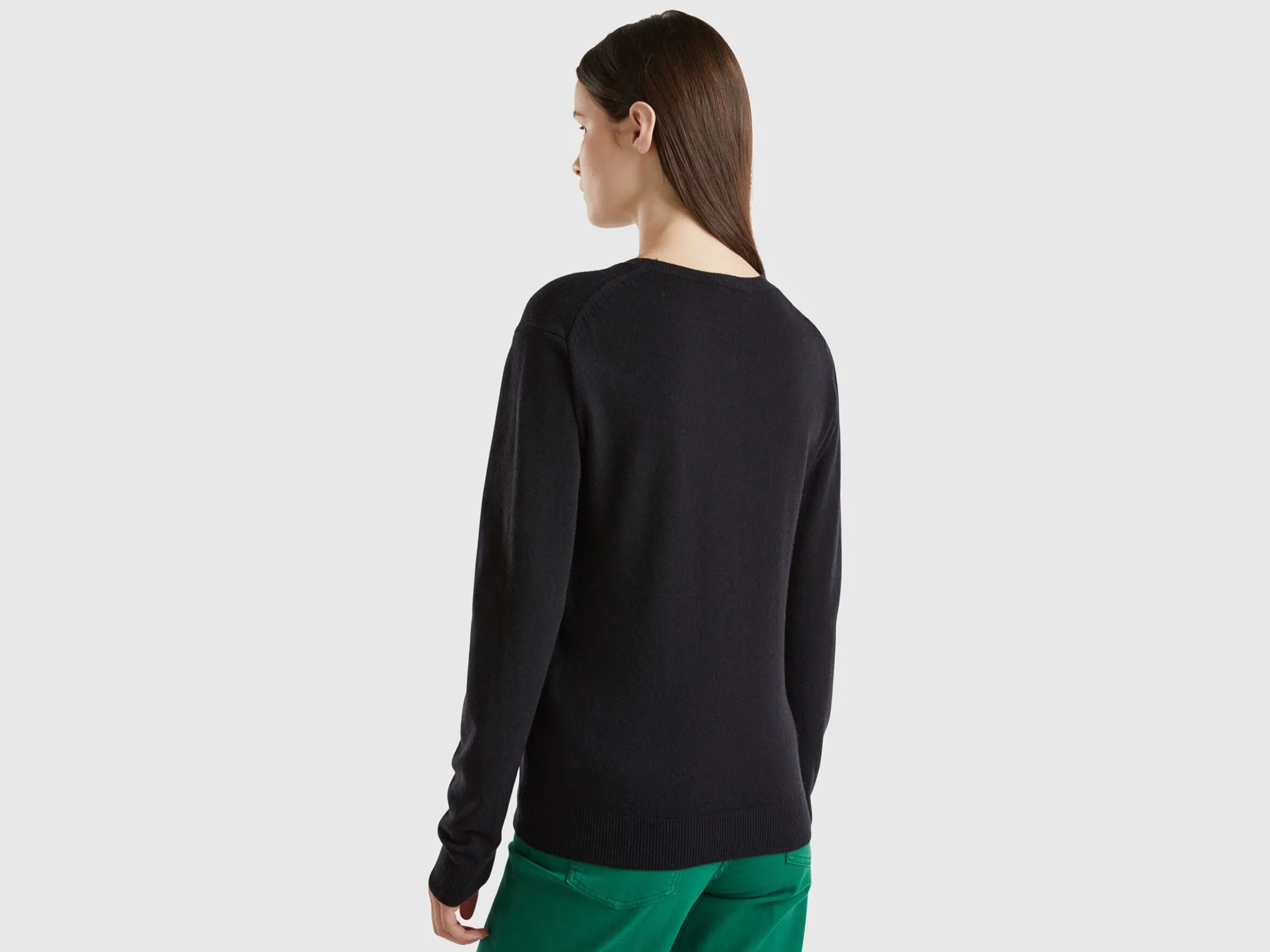 Black crew neck sweater in Merino wool