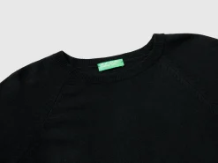 Black crew neck sweater in cashmere and wool blend