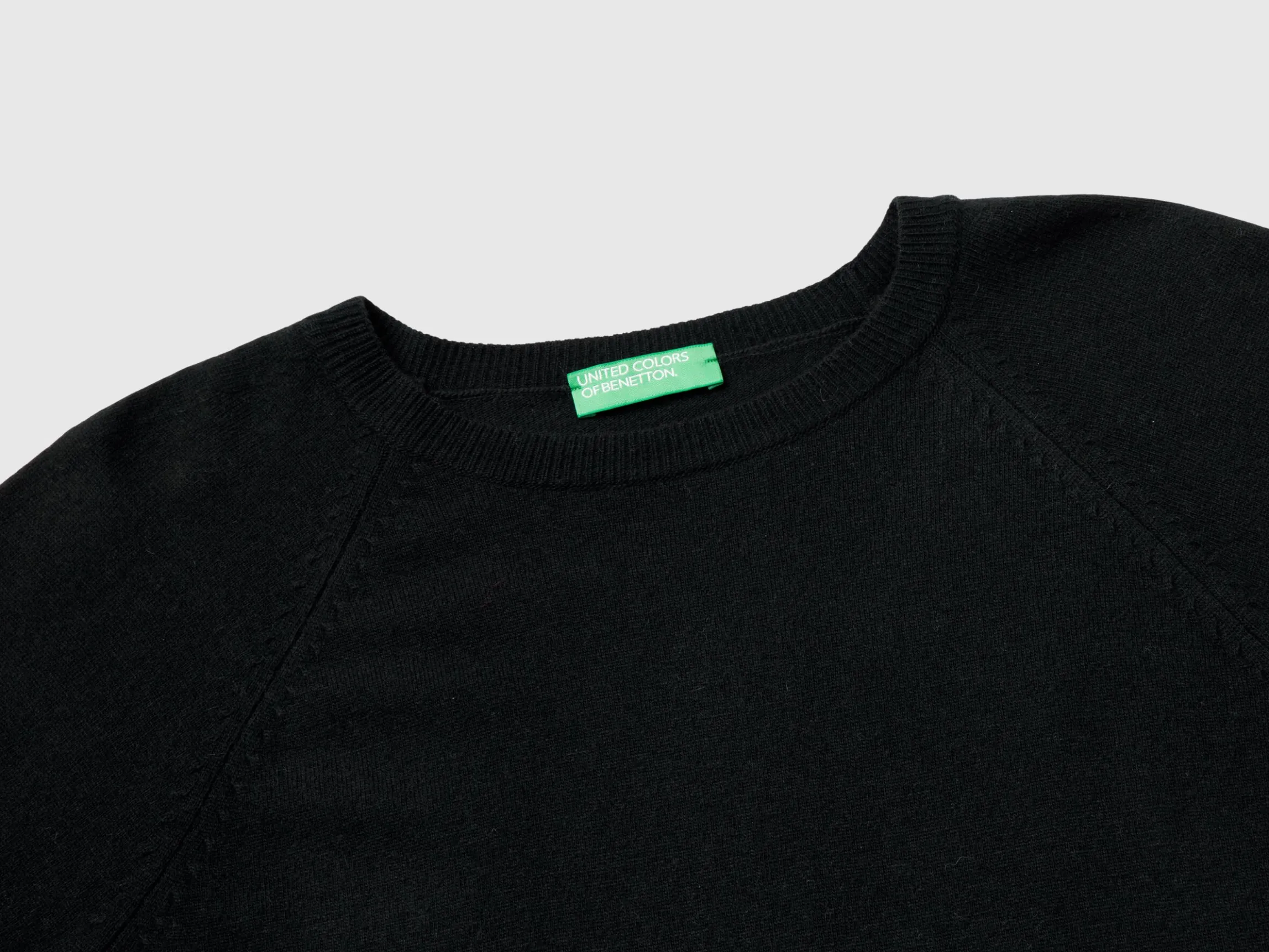 Black crew neck sweater in cashmere and wool blend