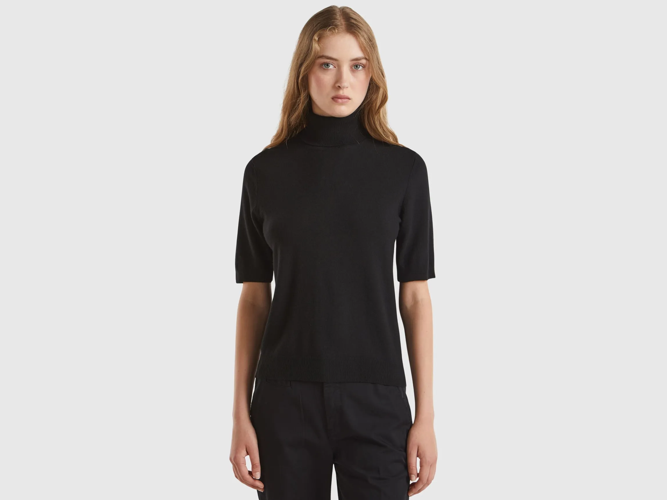 Black short sleeve turtleneck in cashmere blend