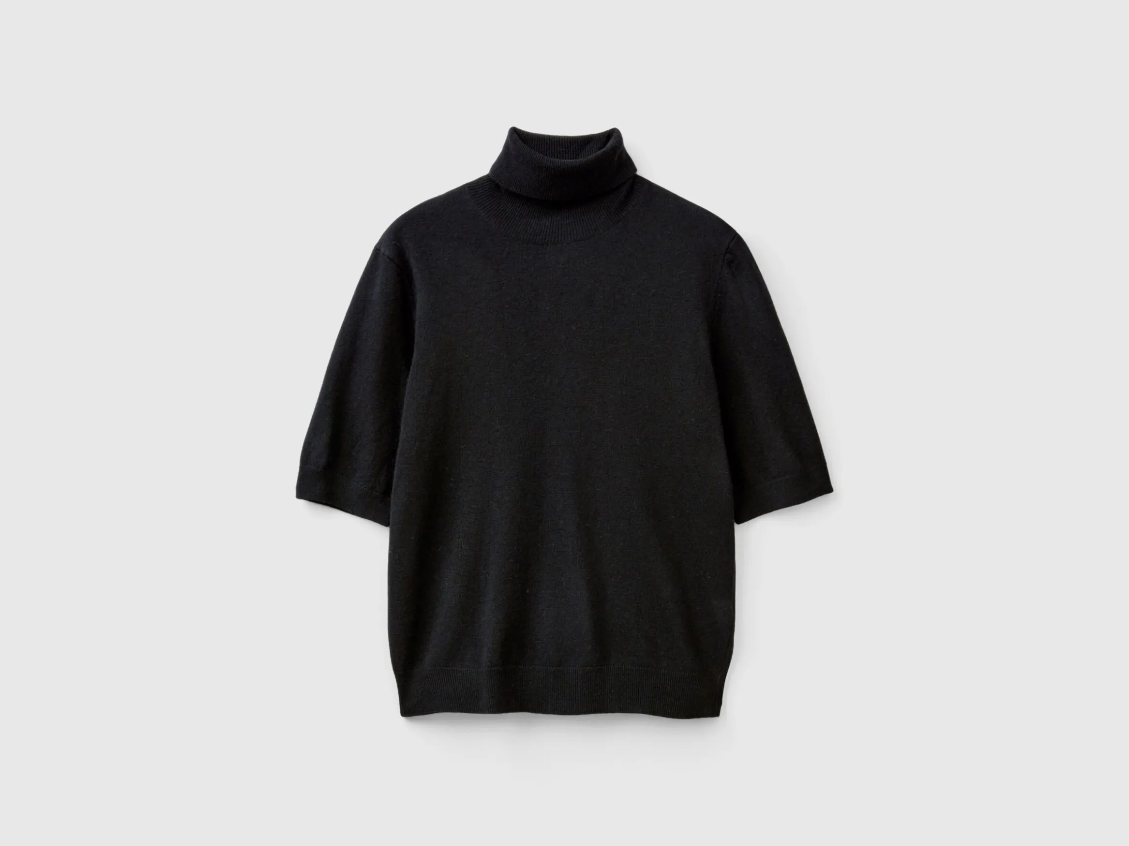 Black short sleeve turtleneck in cashmere blend