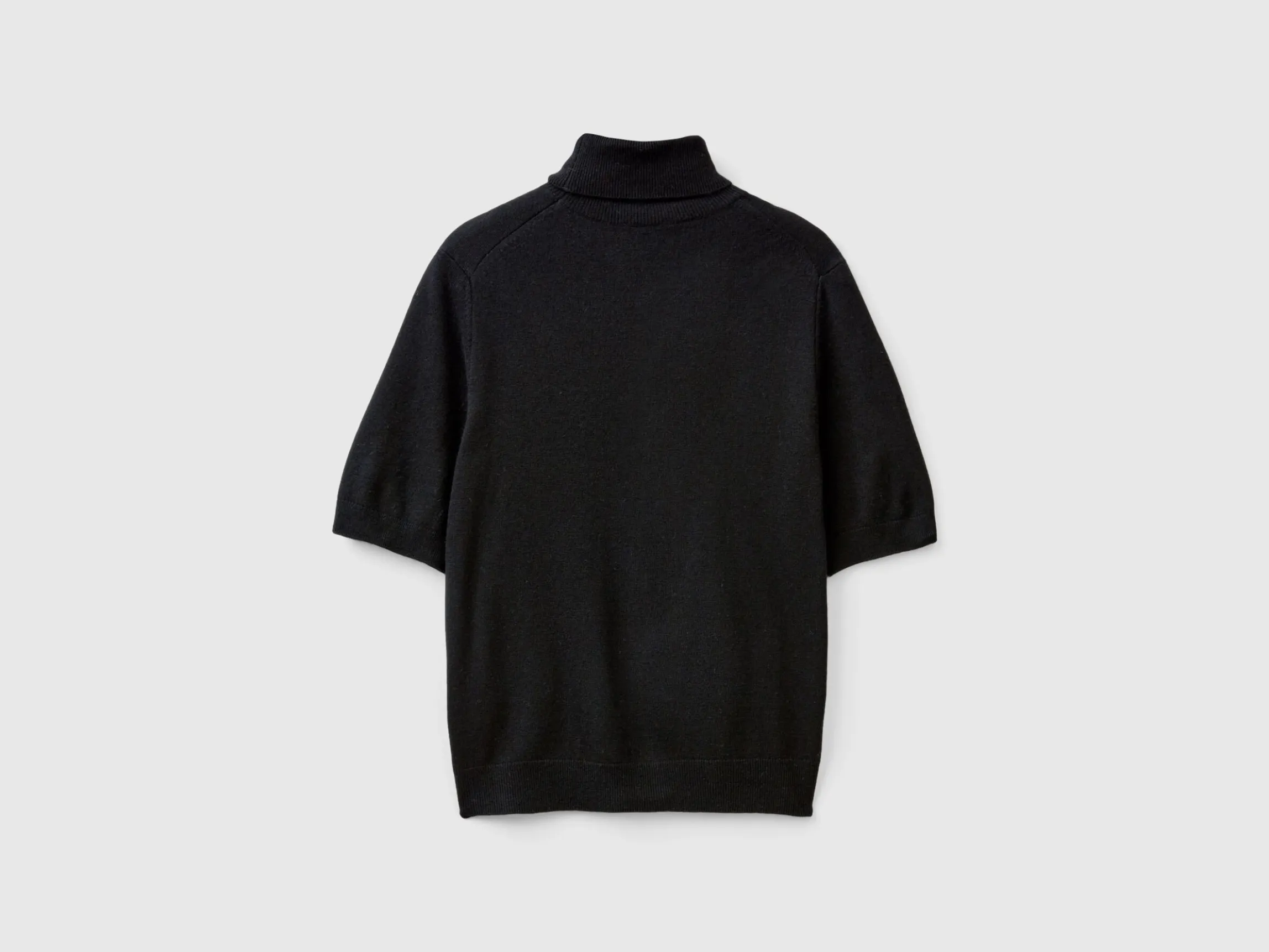 Black short sleeve turtleneck in cashmere blend