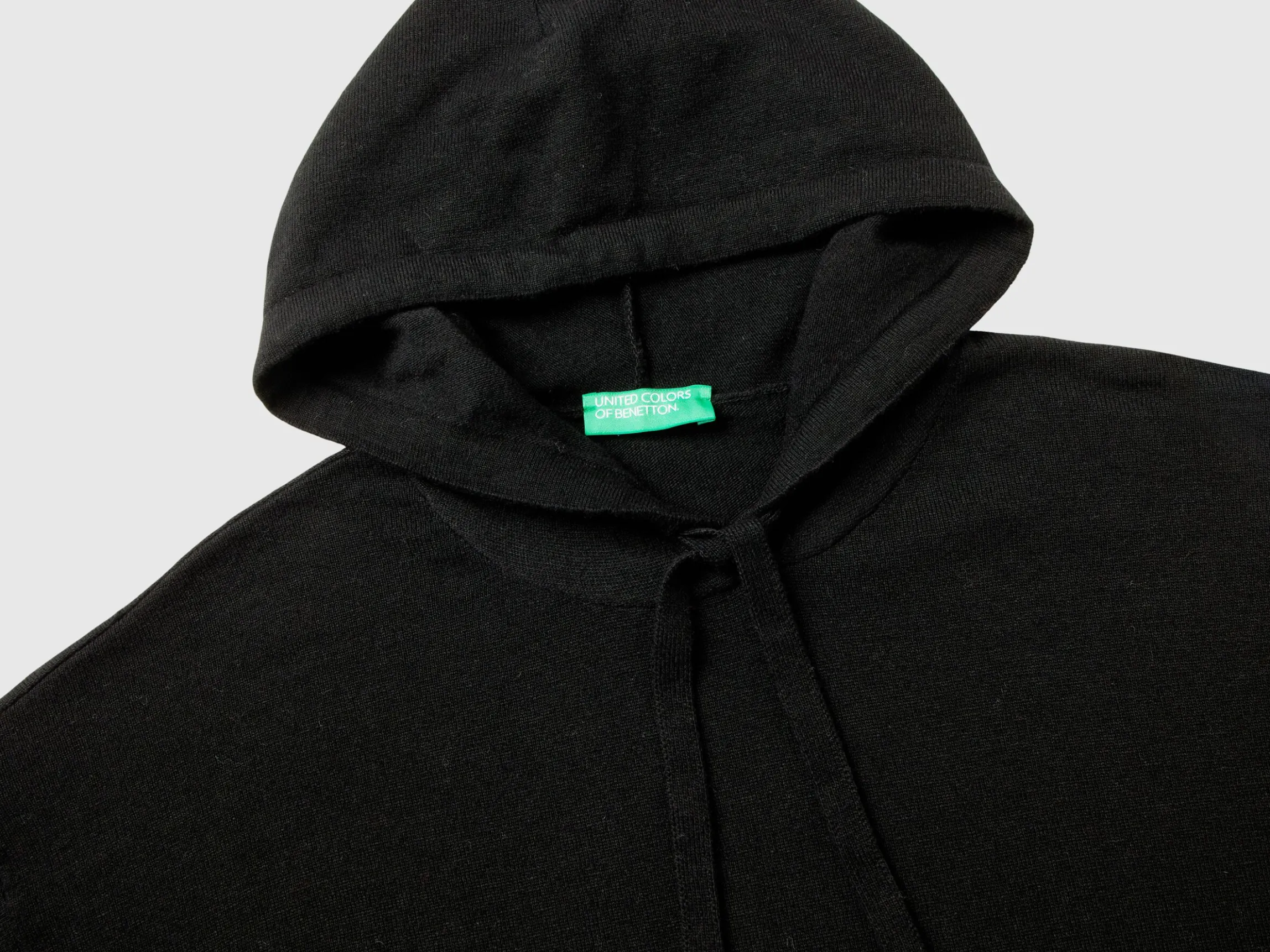 Black sweater in cashmere blend with hood