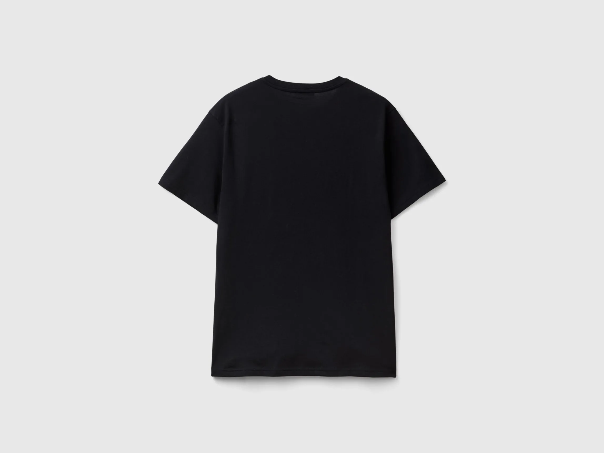 Black t-shirt