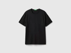Black t-shirt in slub cotton
