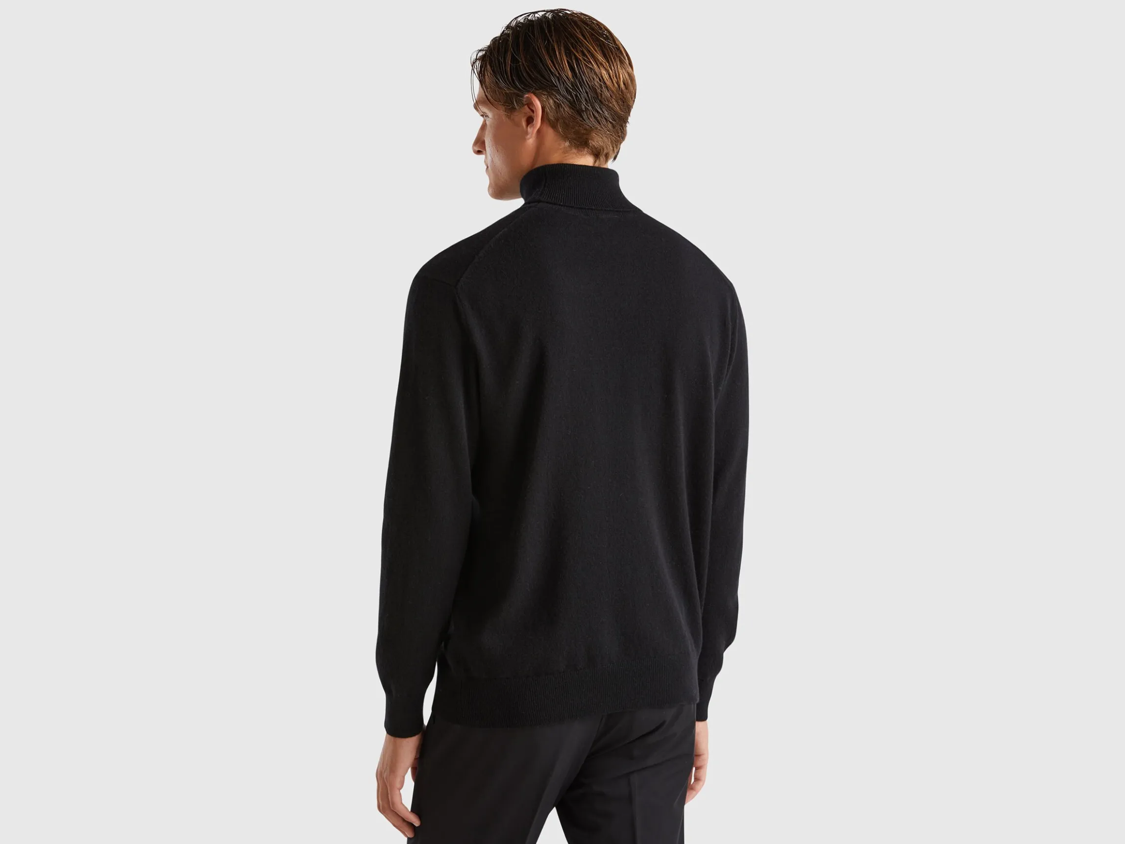 Black turtleneck in pure cashmere