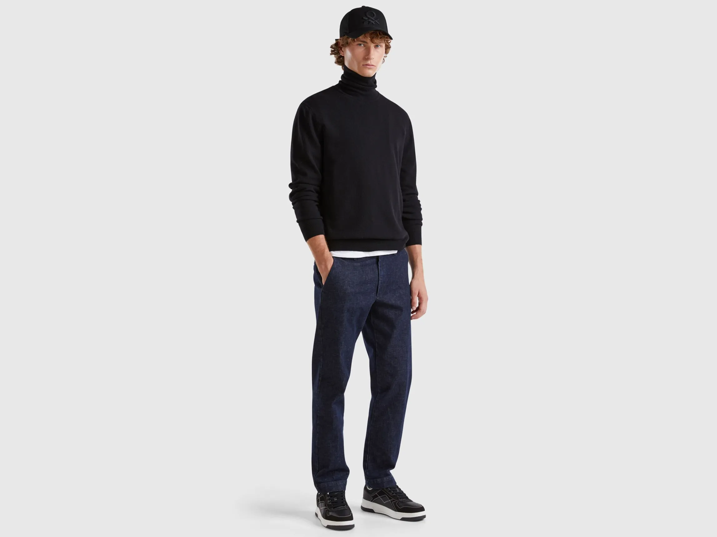 Black turtleneck in pure Merino wool