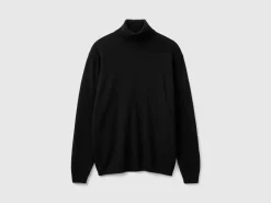 Black turtleneck in pure Merino wool