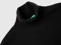 Black turtleneck in pure cashmere