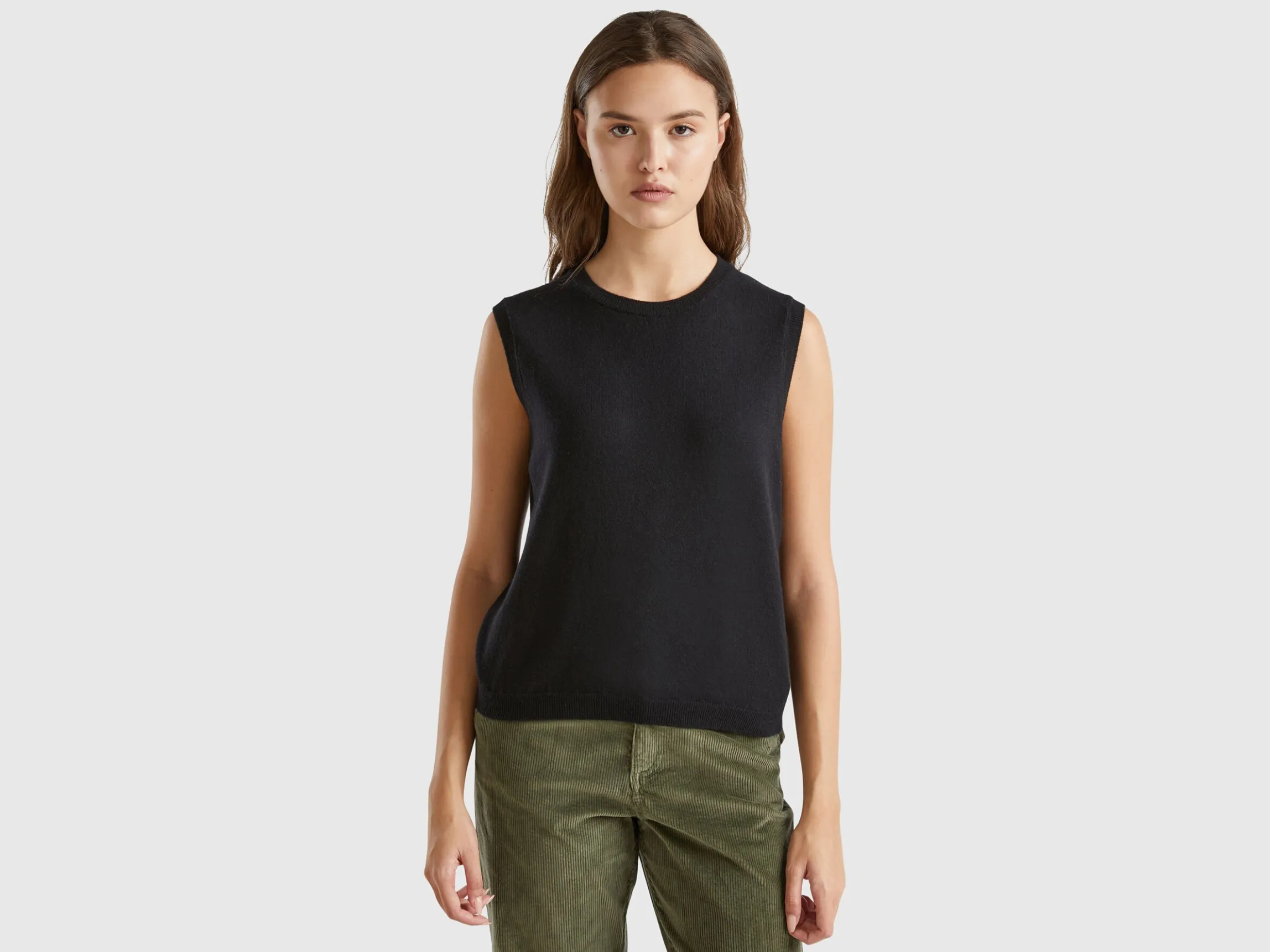Black vest in pure Merino wool