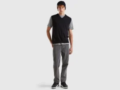 Black vest in pure Merino wool