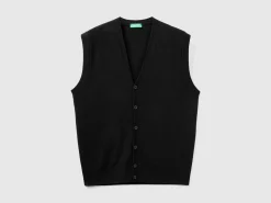 Black vest in pure Merino wool