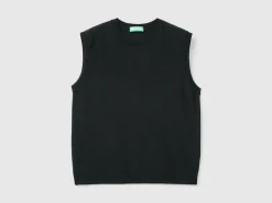 Black vest in pure Merino wool