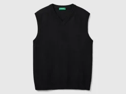 Black vest in pure Merino wool