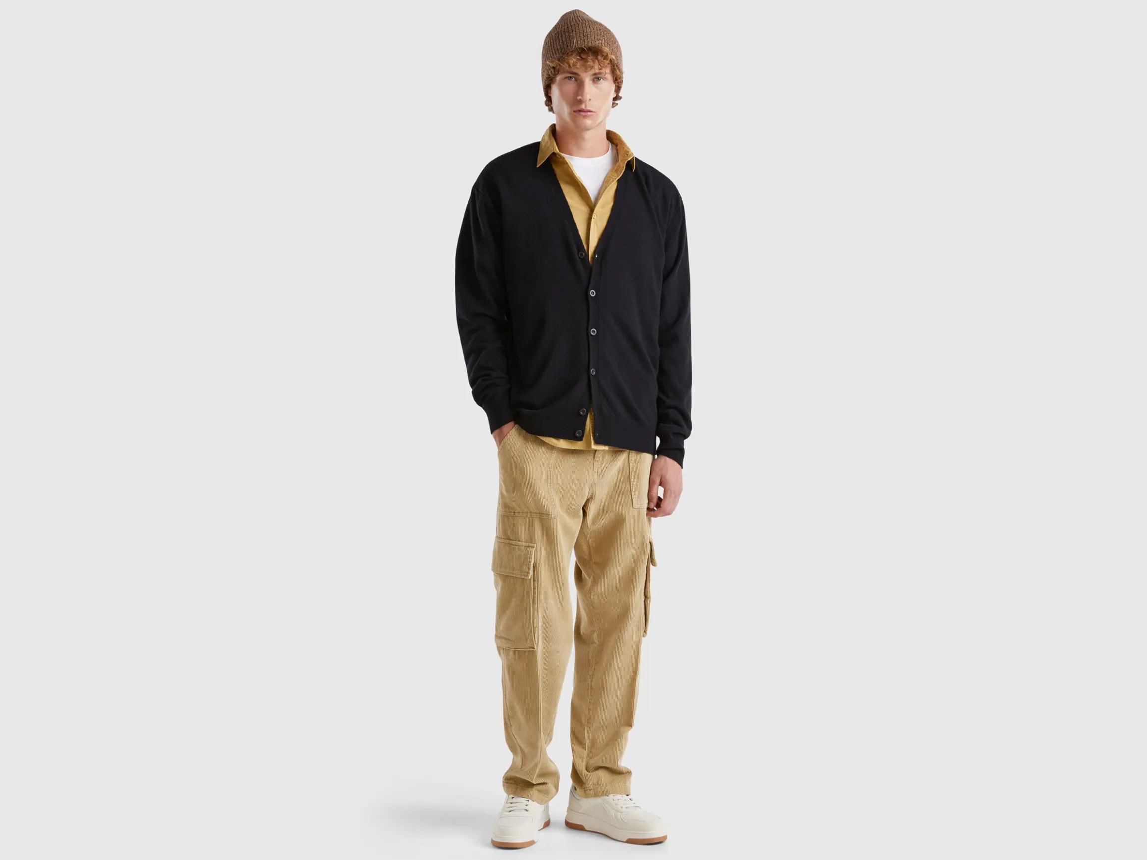 Black V-neck cardigan in pure Merino wool
