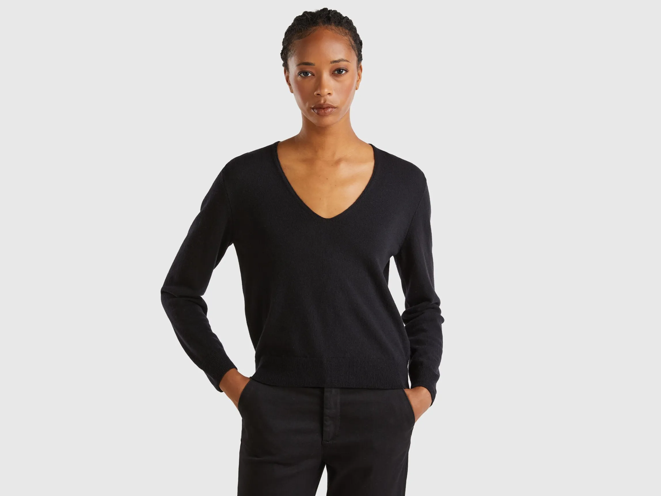Black V-neck sweater in pure Merino wool