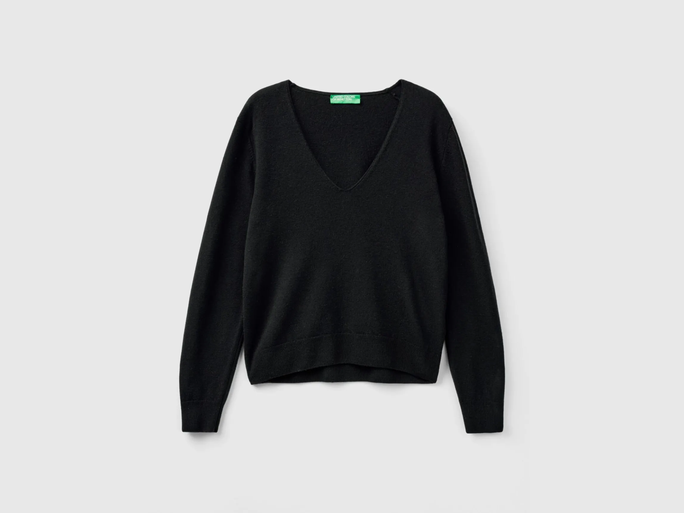Black V-neck sweater in pure Merino wool