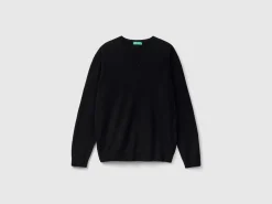 Black V-neck sweater in pure Merino wool
