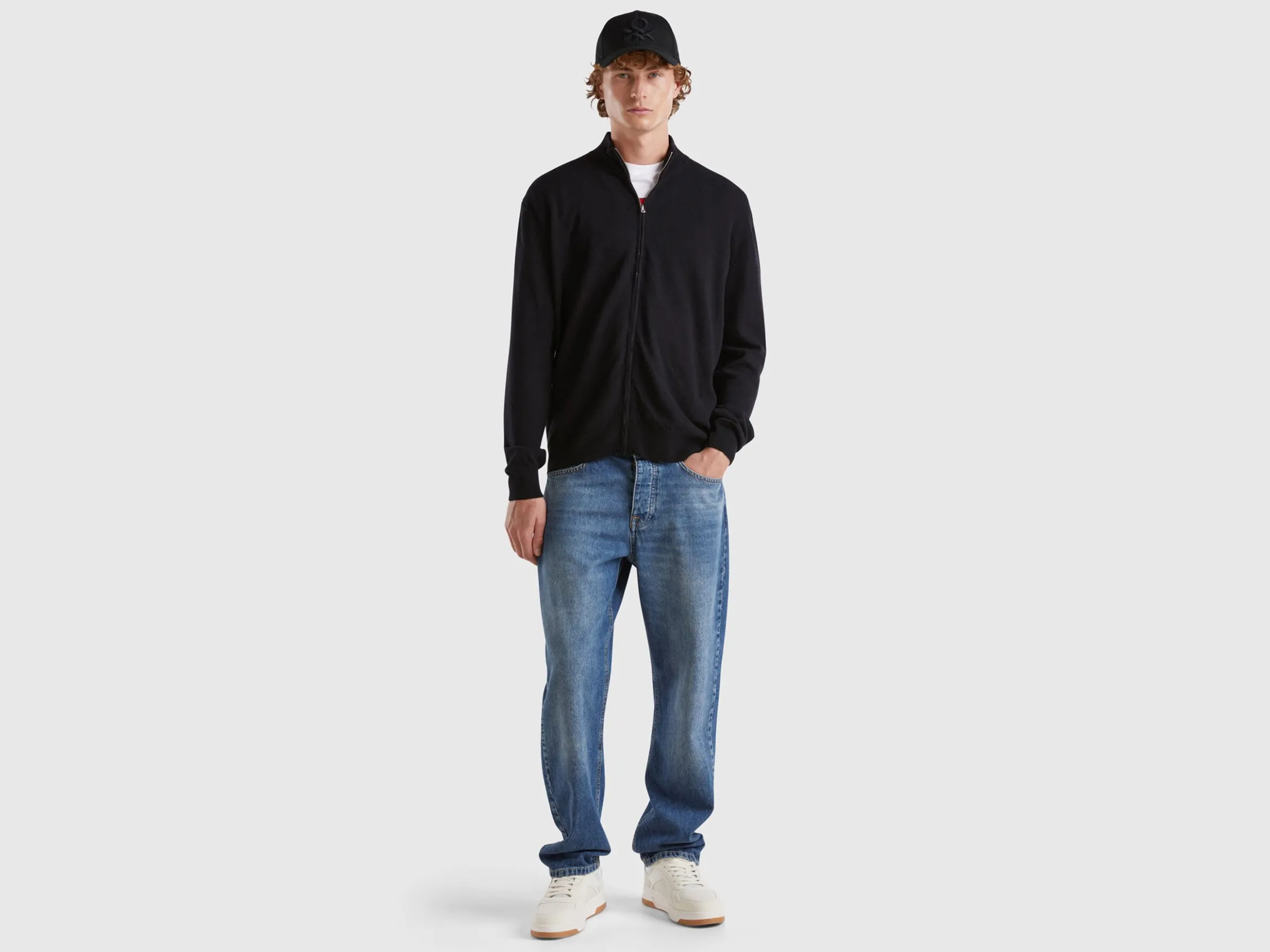 Black zip-up cardigan in pure Merino wool