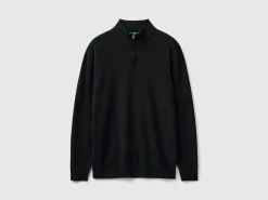 Black zip-up sweater in 100% Merino wool