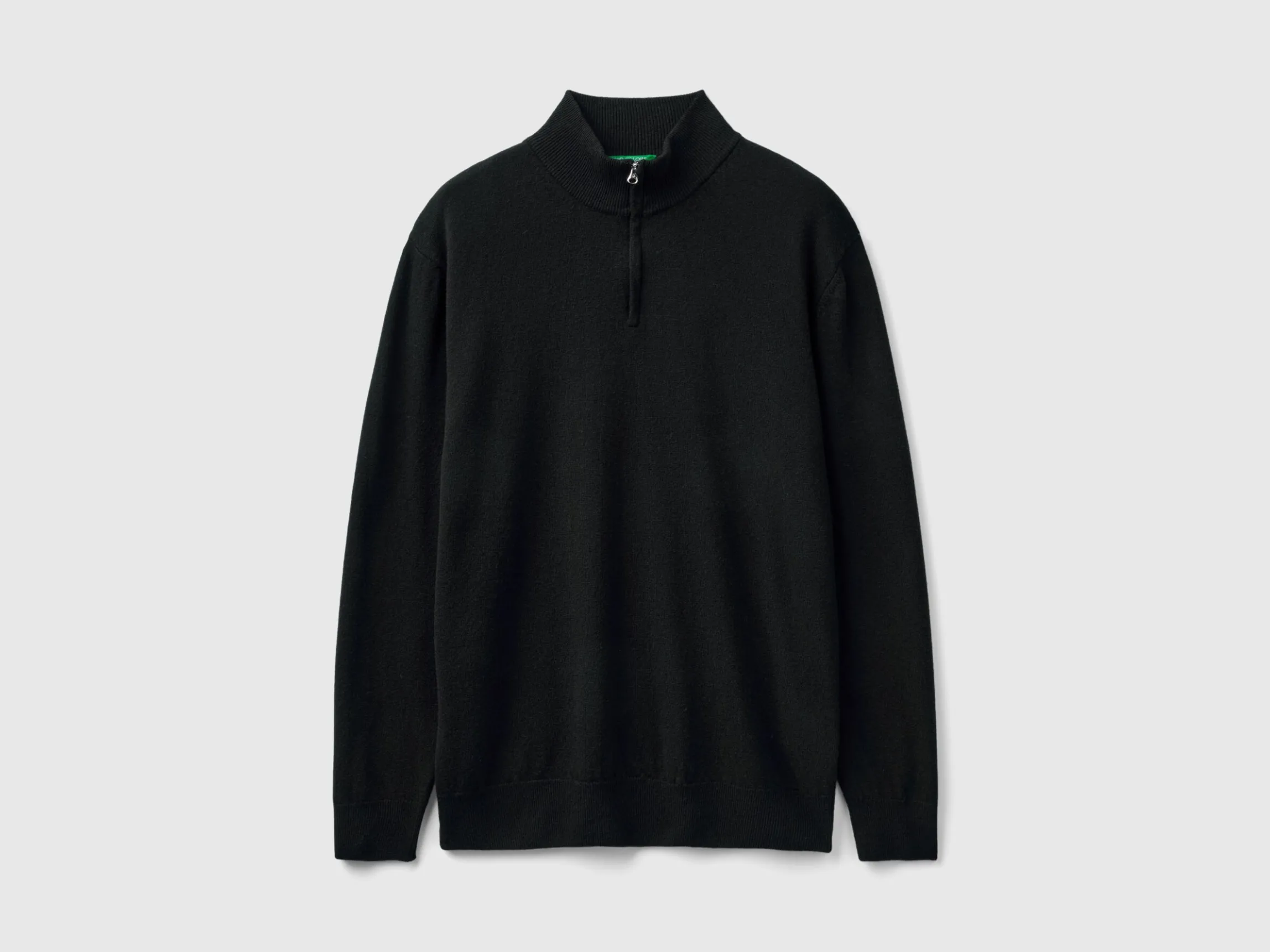 Black zip-up sweater in 100% Merino wool