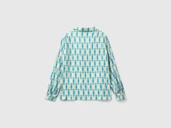 Blouse in satin with geometric pattern