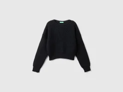 Boxy fit sweater
