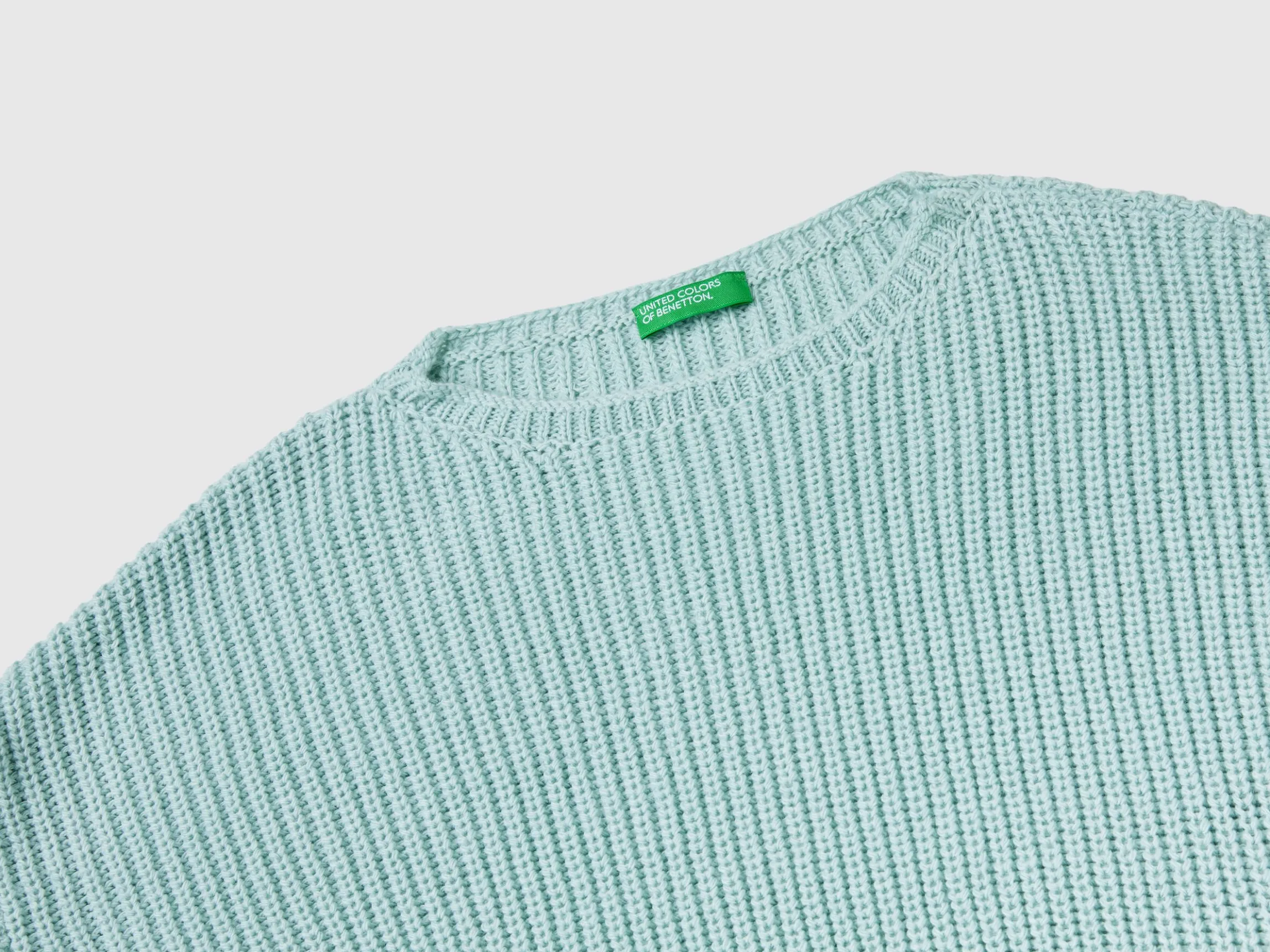 Boxy fit sweater