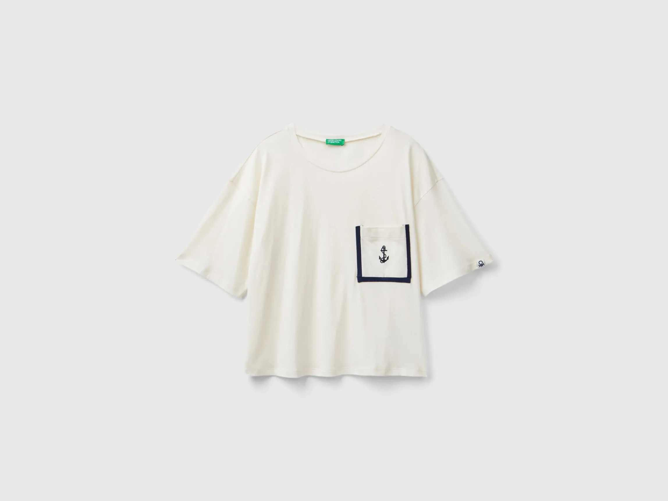 Boxy fit t-shirt with pocket