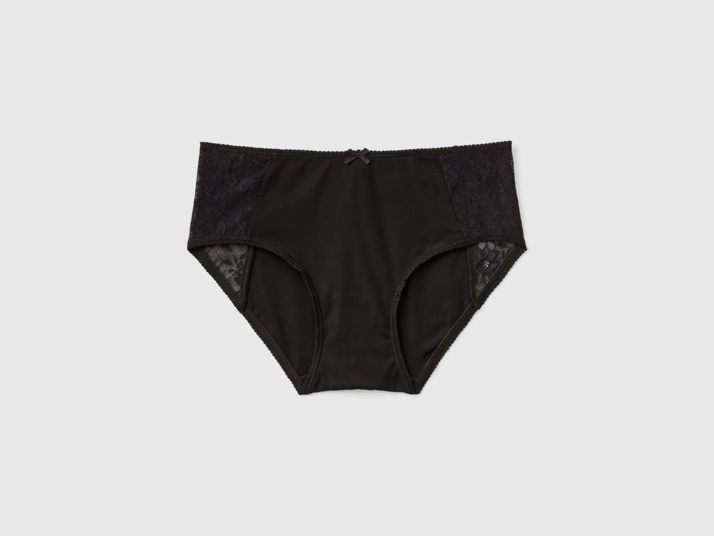 Boyshort underwear with lace inserts