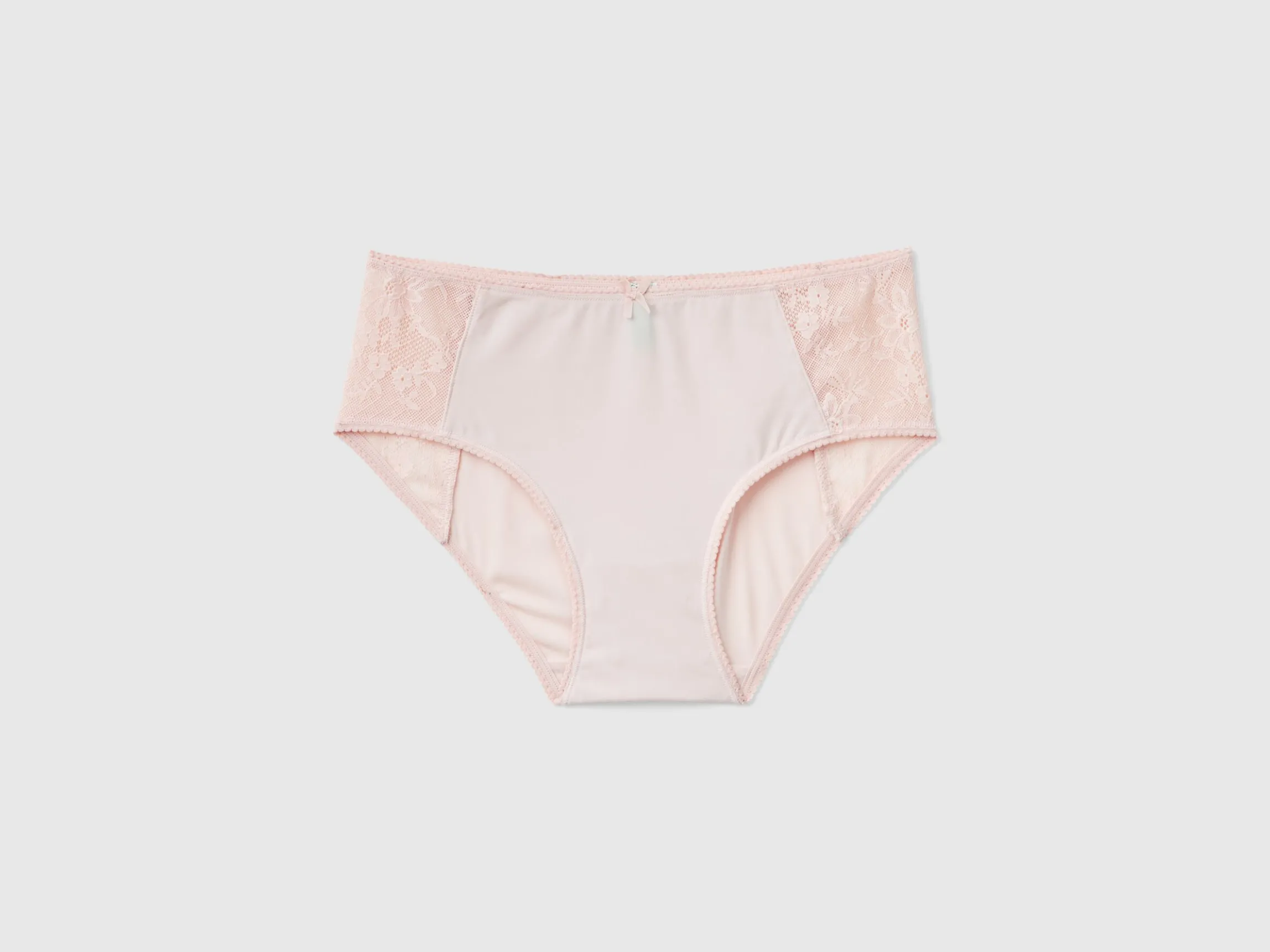 Boyshort underwear with lace inserts