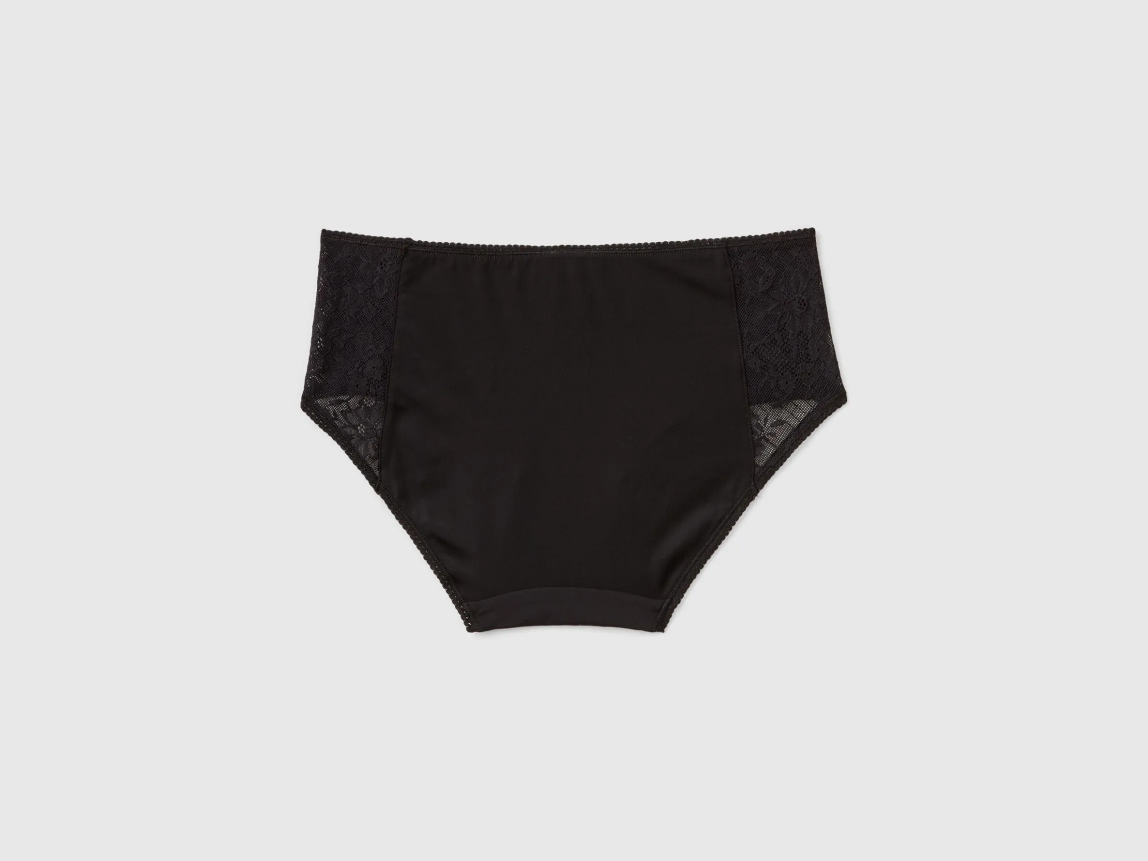 Boyshort underwear with lace inserts