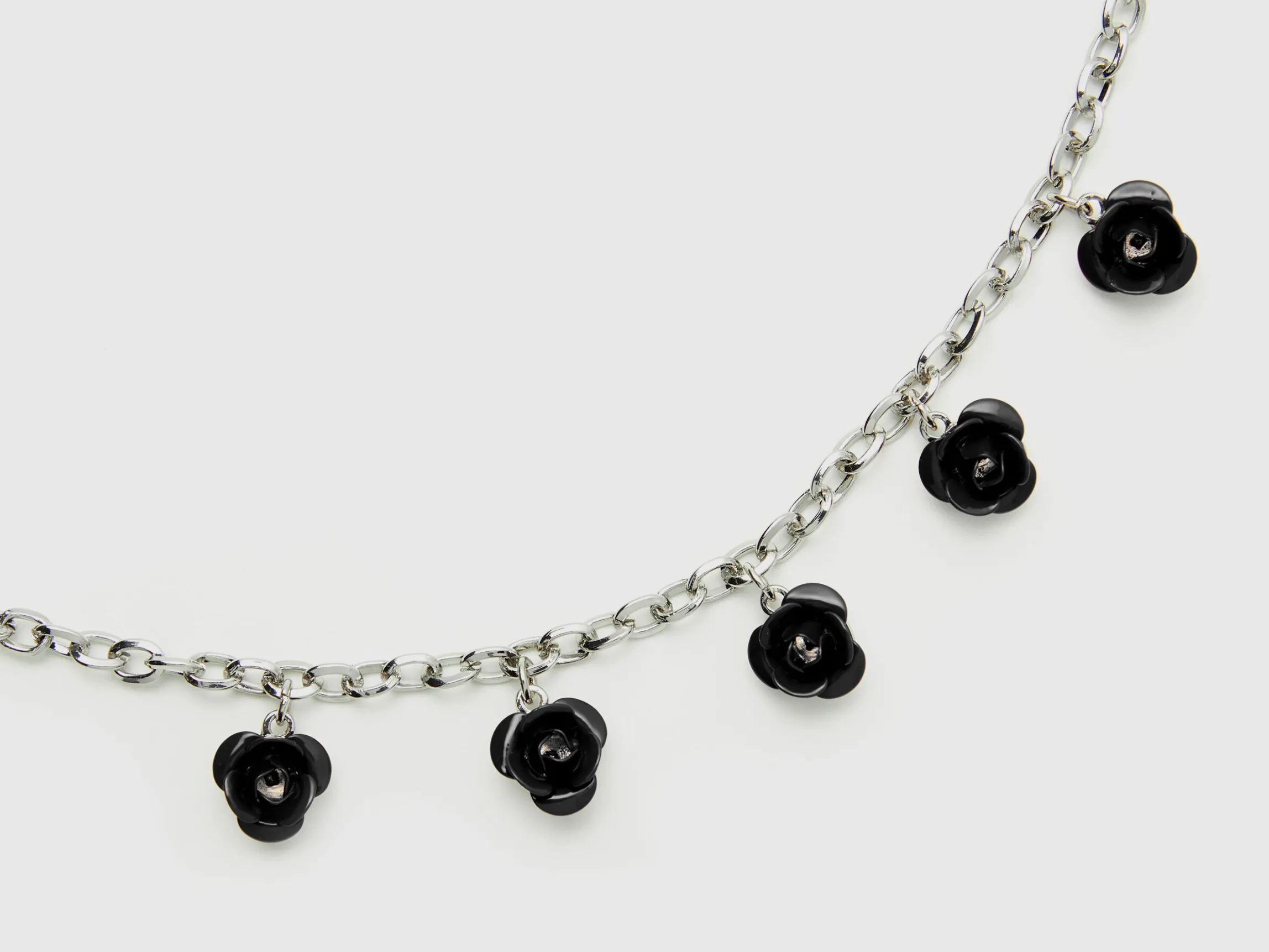 Bracelet with roses