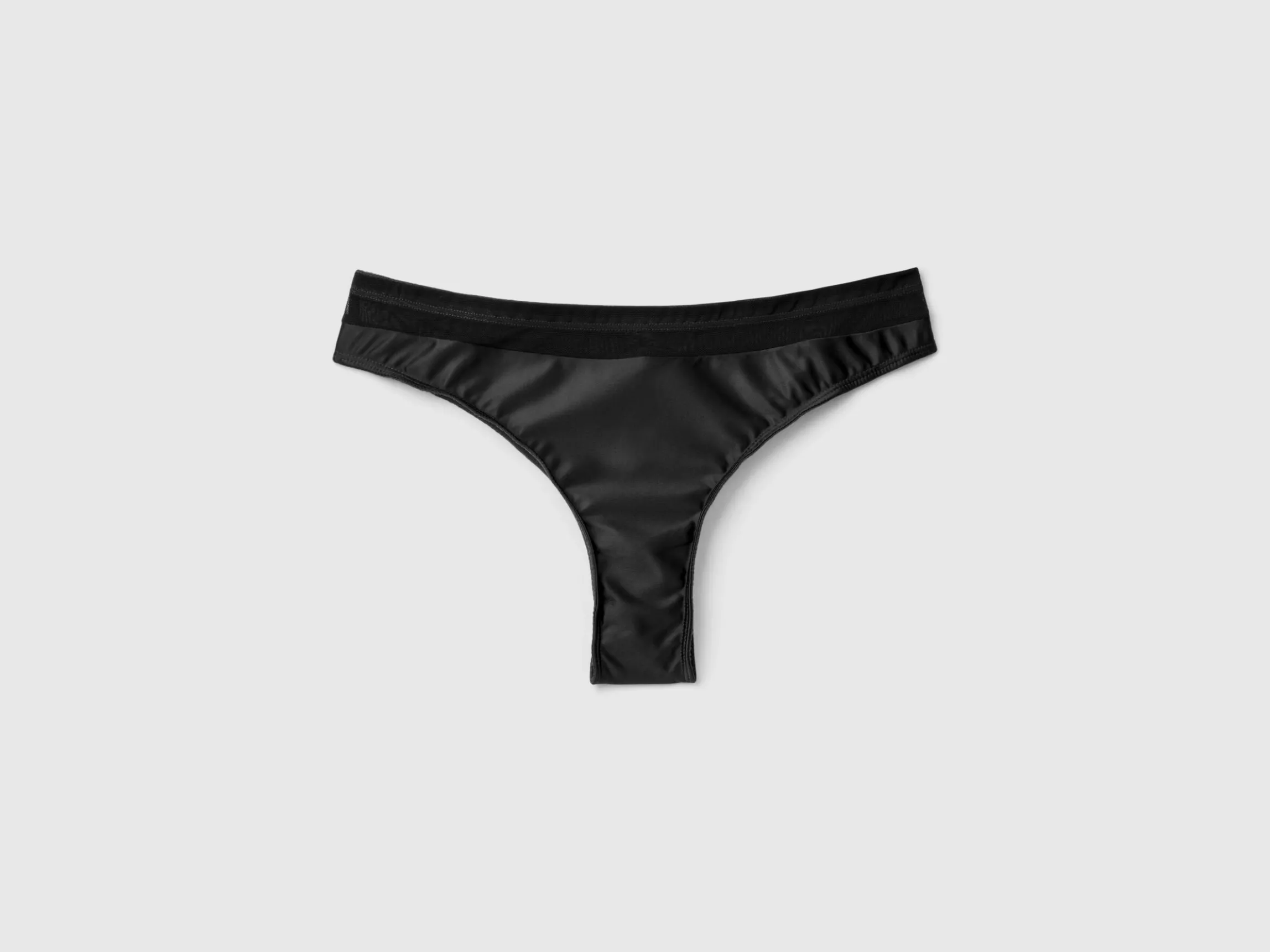 Brazilian underwear in glossy fabric
