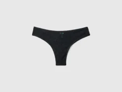 Brazilian underwear in stretch lace